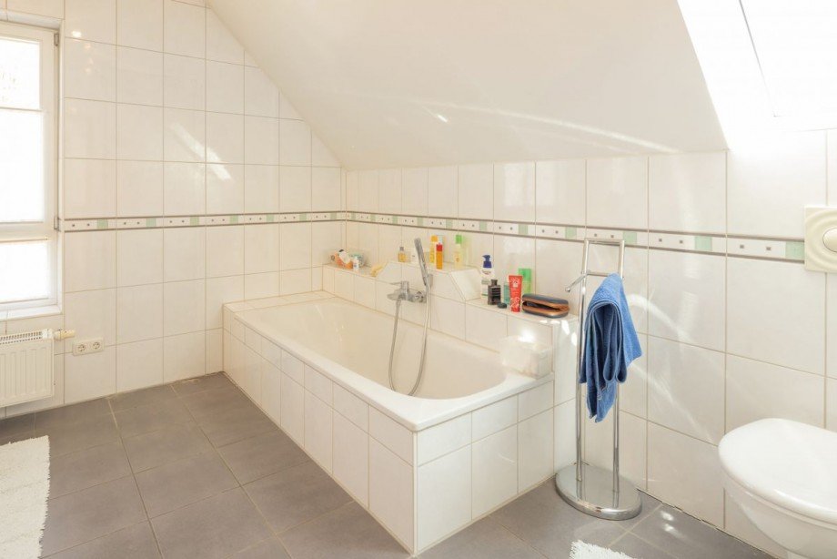 Bad 1. OG Einfamilienhaus Puchheim