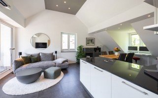 Hauptbild Moderne möblierte 2-Zimmer-Dachgeschosswohnung mit Loggia, Klimaanlage und hochwertiger Einbauküche