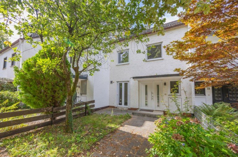 Hausansicht Gr�benzell Haus Familienfreundliches Reihenhaus mit sonnigem S�dwestgarten und viel Platz in Gr�benzell