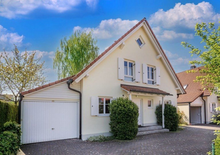Aussen Puchheim Einfamilienhaus Sch�nes Einfamilienhaus in ruhiger Lage von Puchheim