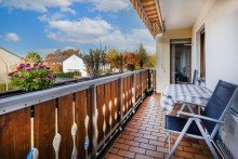 Balkon Gro�e 3,5 Zimmer-Wohnung in zentraler, ruhiger Lage von Germering. Renovierungsbed�rftig