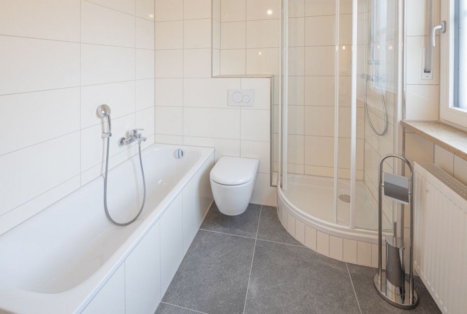 Bad1Stock 1 Doppelhaush�lfte M�nchen