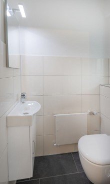 Toi unten Frisch renovierte, familienfreundliche Doppelhaush�lfte in ruhiger Lage in Lochhausen