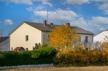 Aussen 3 wW Gro�e 3,5 Zimmer-Wohnung in zentraler, ruhiger Lage von Germering. Renovierungsbed�rftig