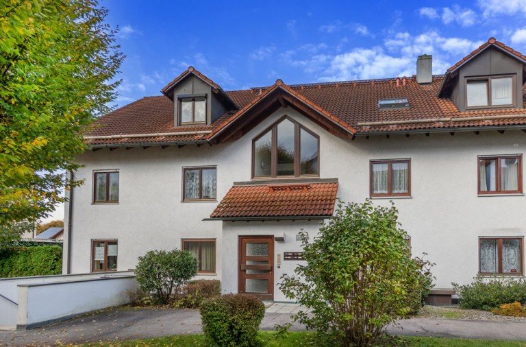 Aussen1 wW Germering Wohnung Helle, gut geschnittene 3,5-Zimmer-Wohnung in ruhiger Lage von Germering